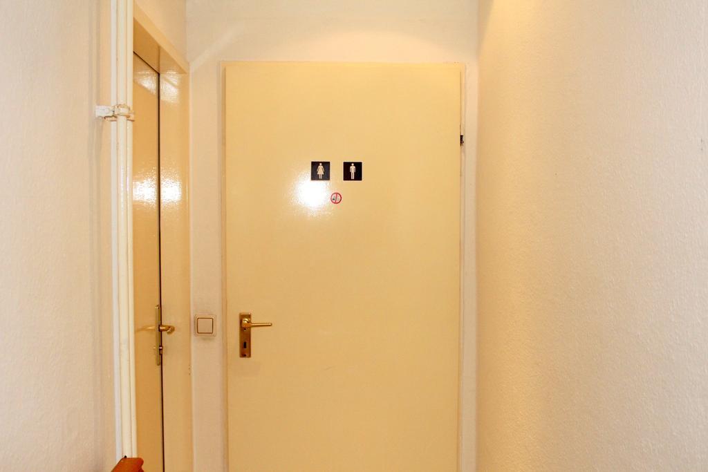 Pension Central Hostel Berlin Exterior photo