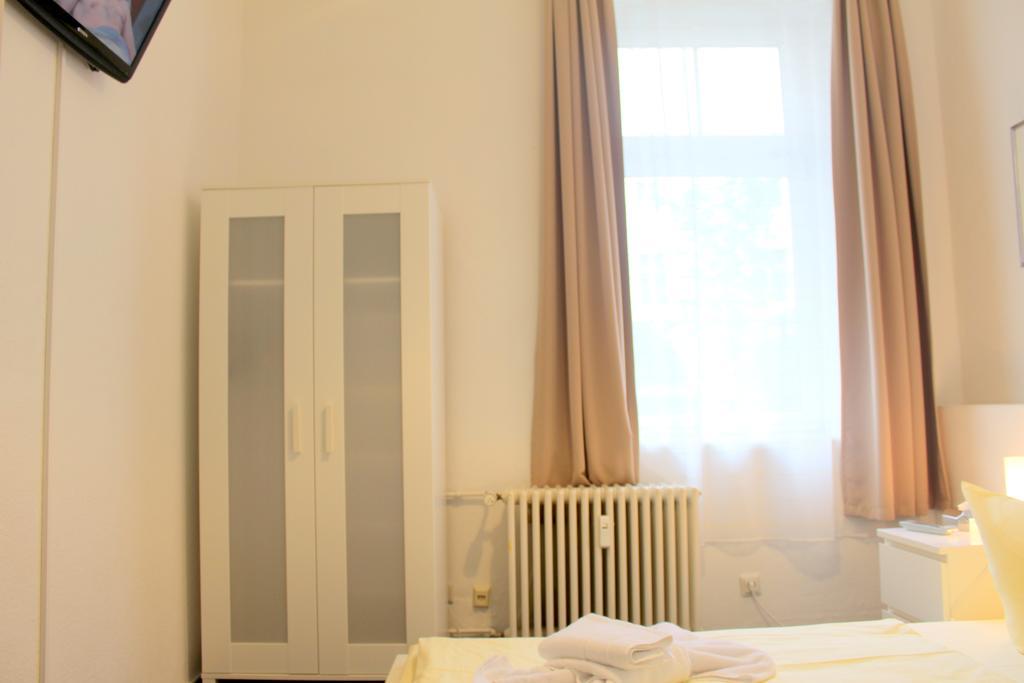 Pension Central Hostel Berlin Exterior photo