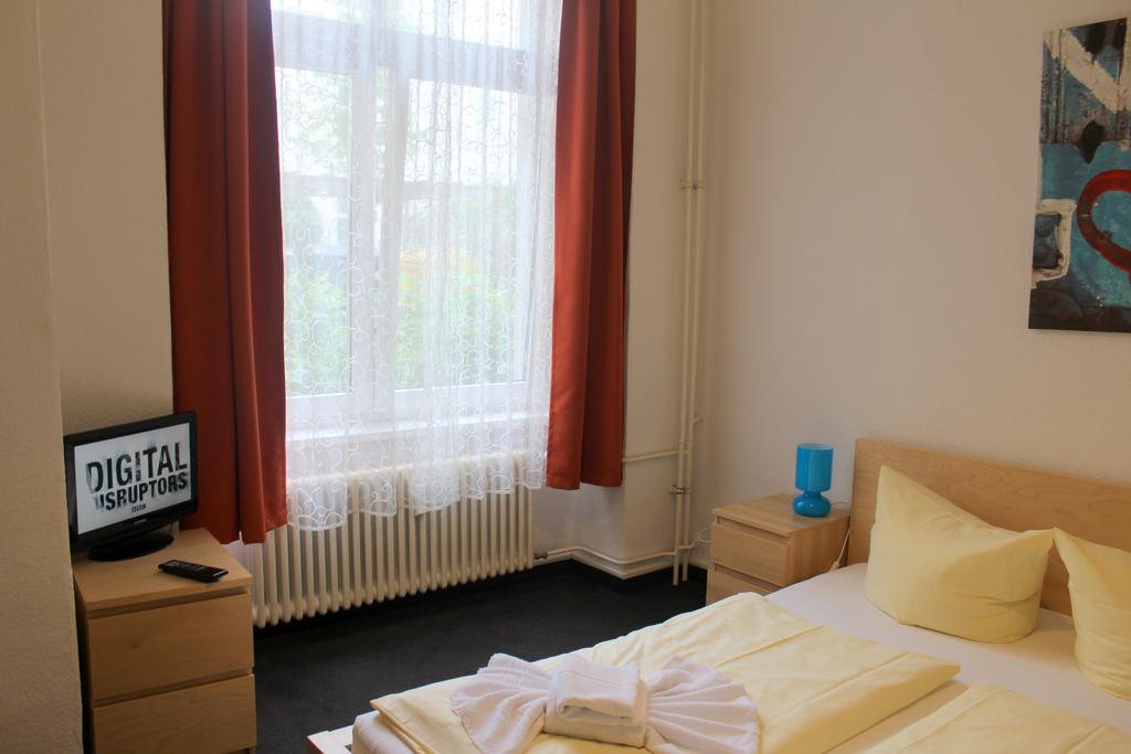 Pension Central Hostel Berlin Exterior photo